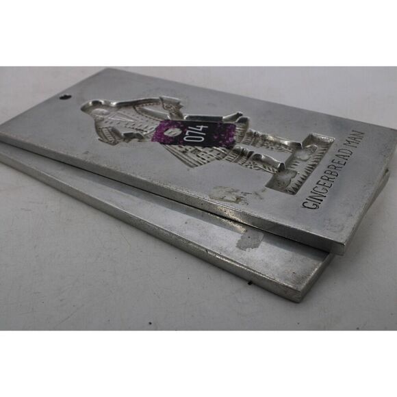 VINTAGE PAIR OF COLONIAL WILLIAMSBURG REPRODUCTION COOKIE MOLDS GINGERBREAD - Picture 8 of 8